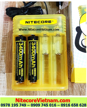 Nitecore Q4 (Bộ sạc 04 Khe Sạc kèm sẳn 02 pin SẠC 18650 NITECORE NL1834R 3400mAh lithium 3.7v) chính hãng